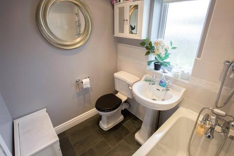 7 Foldings Close, Scholes, Cleckheaton, BD19 6DG