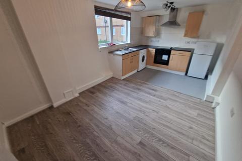 1 bedroom ground floor flat to rent, Milliners Court, Biscot Road, Luton, Bedfordshire