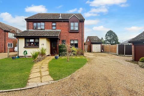 4 bedroom detached house for sale, Conifer Close, Alresford, Colchester, CO7