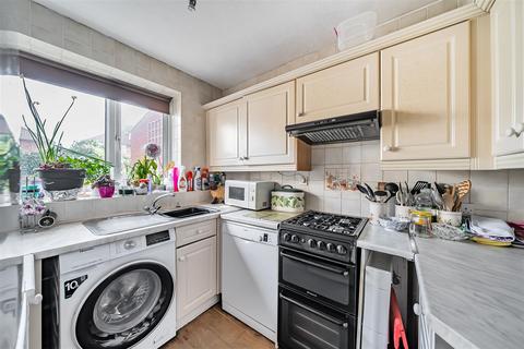 3 bedroom end of terrace house for sale, Titchfield Road, Carshalton