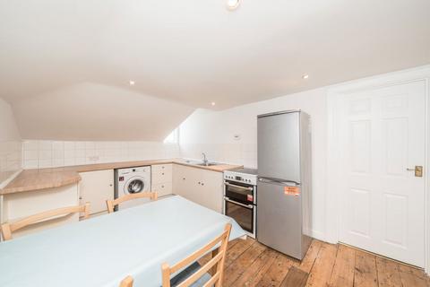 1 bedroom flat for sale, Queens Road, Twickenham TW1