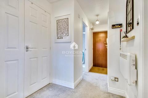 2 bedroom flat for sale, Church Road, Kelvedon CO5