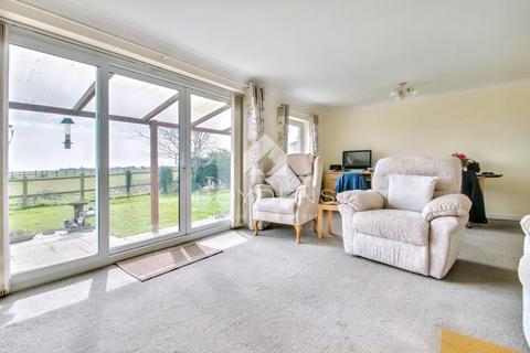 4 bedroom semi-detached house for sale, Manor Road, Frinton-On-Sea CO13