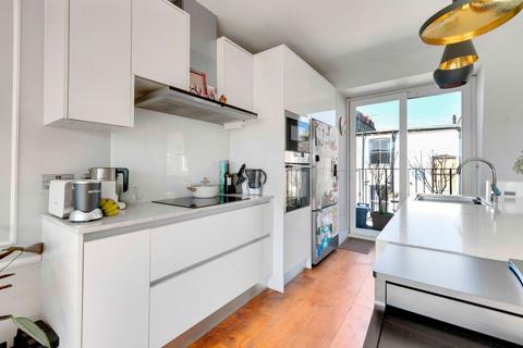 3 bedroom flat for sale, Fairholme Road, London W14