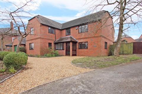 6 bedroom detached house to rent, Potterne Road, Devizes