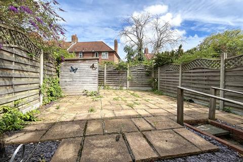 3 bedroom terraced house to rent, Welbeck Avenue, Bromley BR1