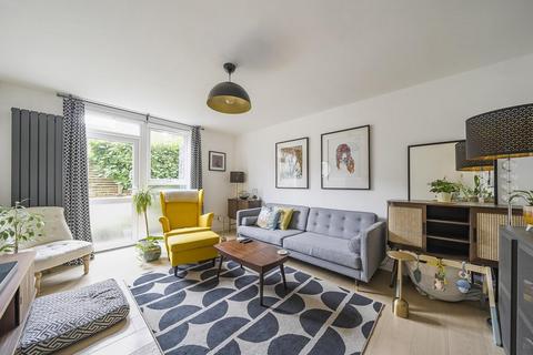 2 bedroom flat for sale, Hicks Close, Battersea