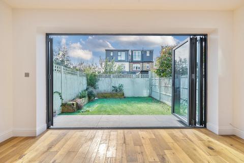 3 bedroom end of terrace house for sale, Royal Road, Teddington, TW11