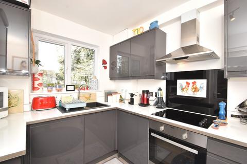 2 bedroom maisonette for sale, Castleview Road, Weybridge, KT13