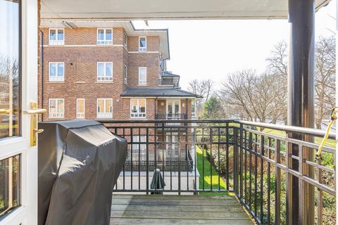 3 bedroom flat for sale, Samuel Gray Gardens, Kingston Upon Thames KT2