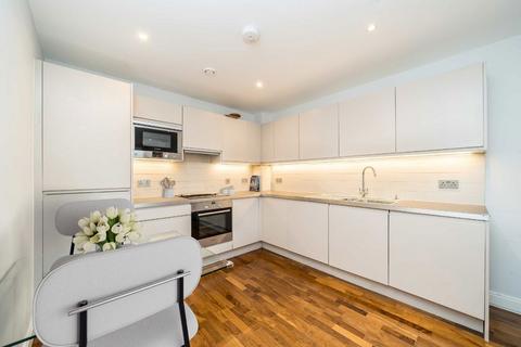 2 bedroom flat for sale, Holman Road, London SW11