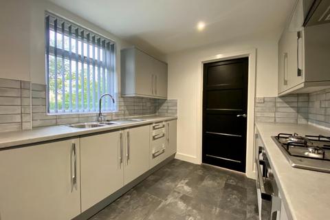 3 bedroom semi-detached house to rent, Colshaw Road, Manchester