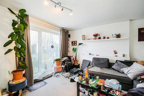 2 bedroom flat for sale, Norton Close, Chingford