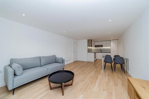 2 bedroom apartment to rent, Beaufort Square, London, NW9