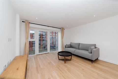 2 bedroom apartment to rent, Beaufort Square, London, NW9