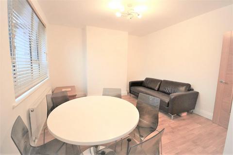 3 bedroom flat to rent, Bollo Lane, Chiswick, Chiswick