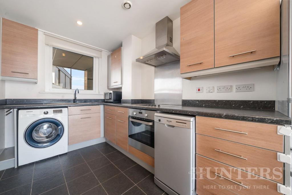 Flat 33, Coppermill Heights N17 9 FG-4.jpg