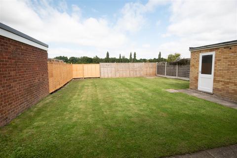 2 bedroom detached bungalow to rent, Avon Drive, Huntington