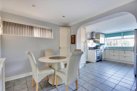 4 bedroom detached house for sale, Warland Road, West Kingsdown, Sevenoaks, Kent, TN15