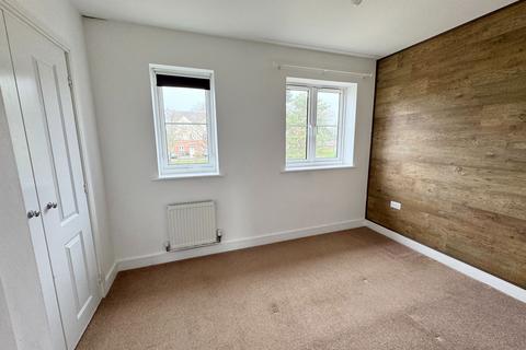 2 bedroom terraced house to rent, Overstreet Green, Lydney