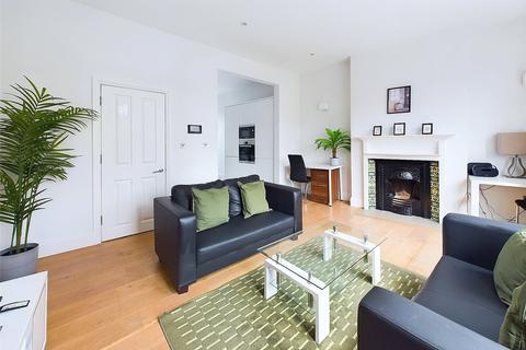 2 bedroom apartment to rent, Whitton Road, Twickenham