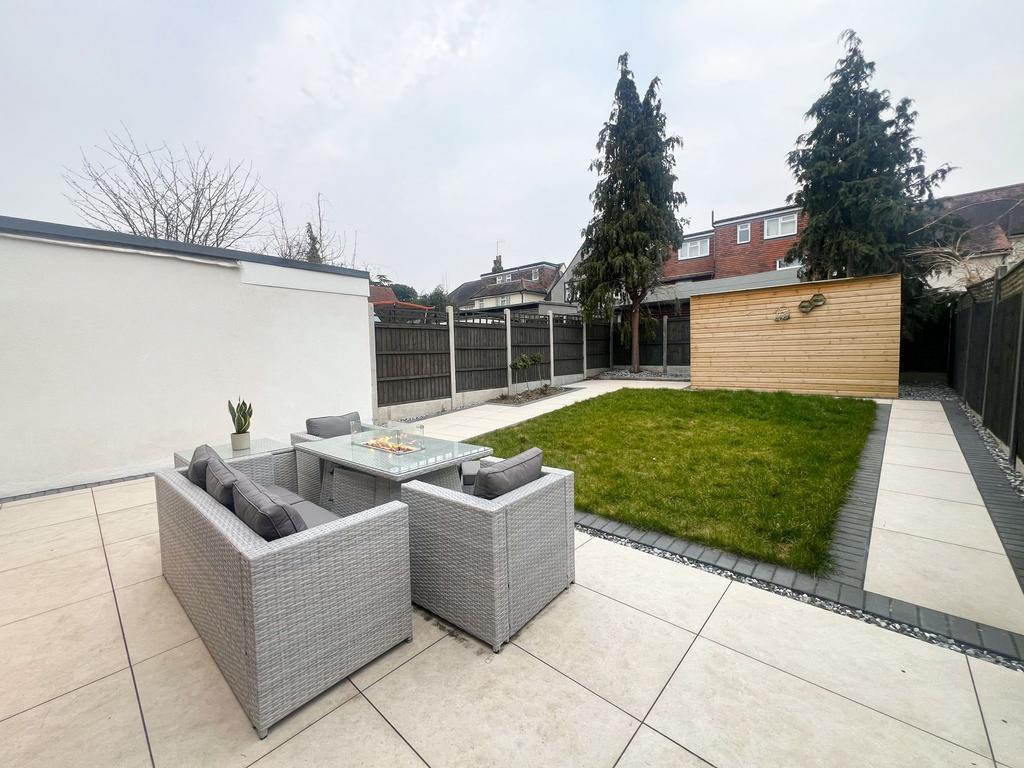 St. Barnabas Rd IG8