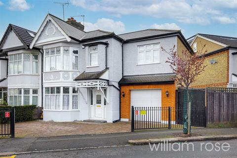 4 bedroom semi-detached house to rent, Tudor Road, London E4