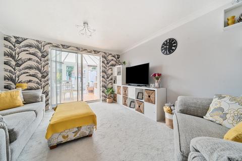 2 bedroom end of terrace house for sale, Haskard Close, Hawkinge, CT18