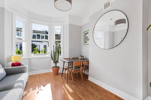 1 bedroom flat for sale, Graces Road, London