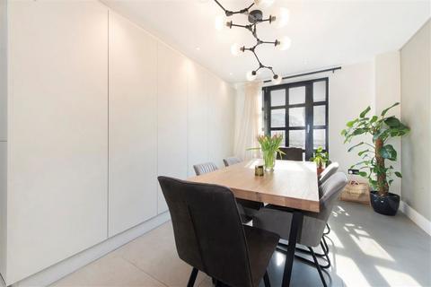 2 bedroom flat for sale, Quaker Street, London E1