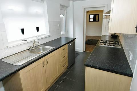 2 bedroom flat to rent, Trevor Terrace, North Shields