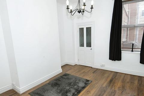 2 bedroom flat to rent, Trevor Terrace, North Shields