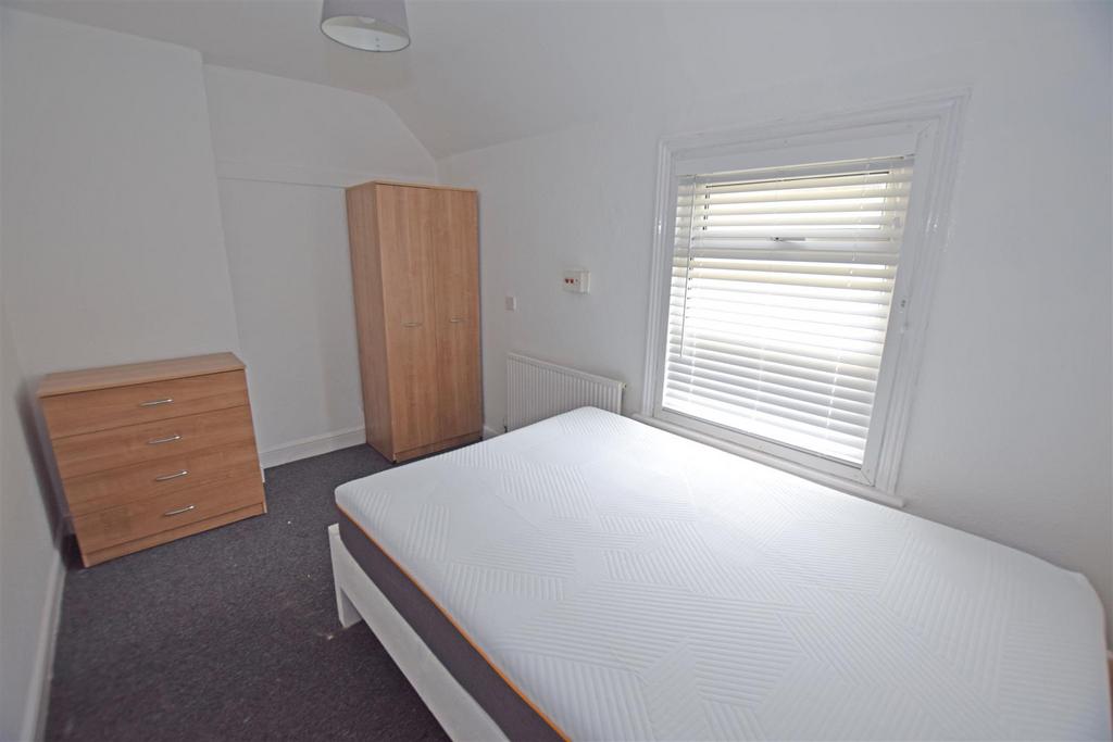Bed4.jpg