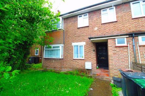 2 bedroom maisonette for sale, Farley Hill, LU1