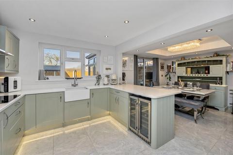 4 bedroom detached house for sale, Micklesmere Drive, Ixworth, Bury St. Edmunds