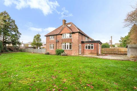 4 bedroom detached house to rent, London Road, Wendover, Aylesbury, HP22