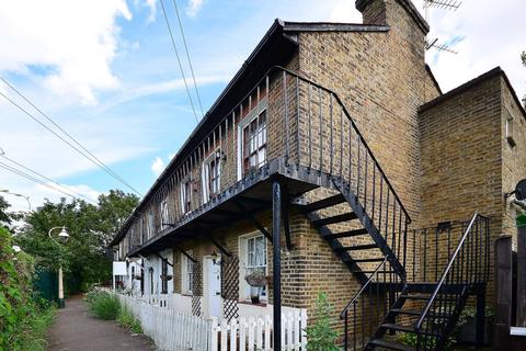 1 bedroom flat for sale, Model Cottages, West Ealing, London, W13