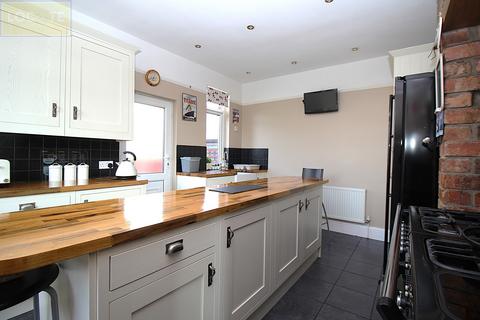 4 bedroom detached house for sale, Spennithorne Road, Urmston