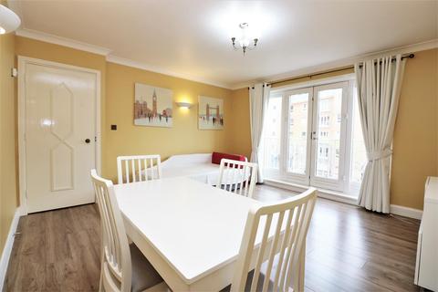 1 bedroom apartment to rent, Hera Court, Isle of Dogs, E14