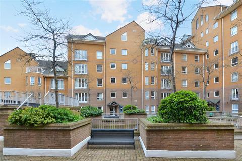 1 bedroom apartment to rent, Hera Court, Isle of Dogs, E14