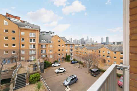 1 bedroom apartment to rent, Hera Court, Isle of Dogs, E14