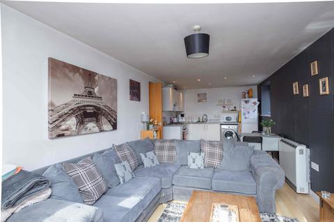 2 bedroom flat for sale, Lakeside Rise, Manchester M9