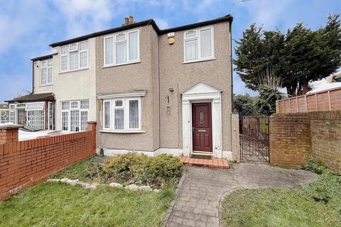 3 bedroom semi-detached house to rent, Grange Close, Hayes, UB3