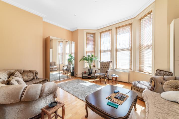 Lounge large-1.jpg