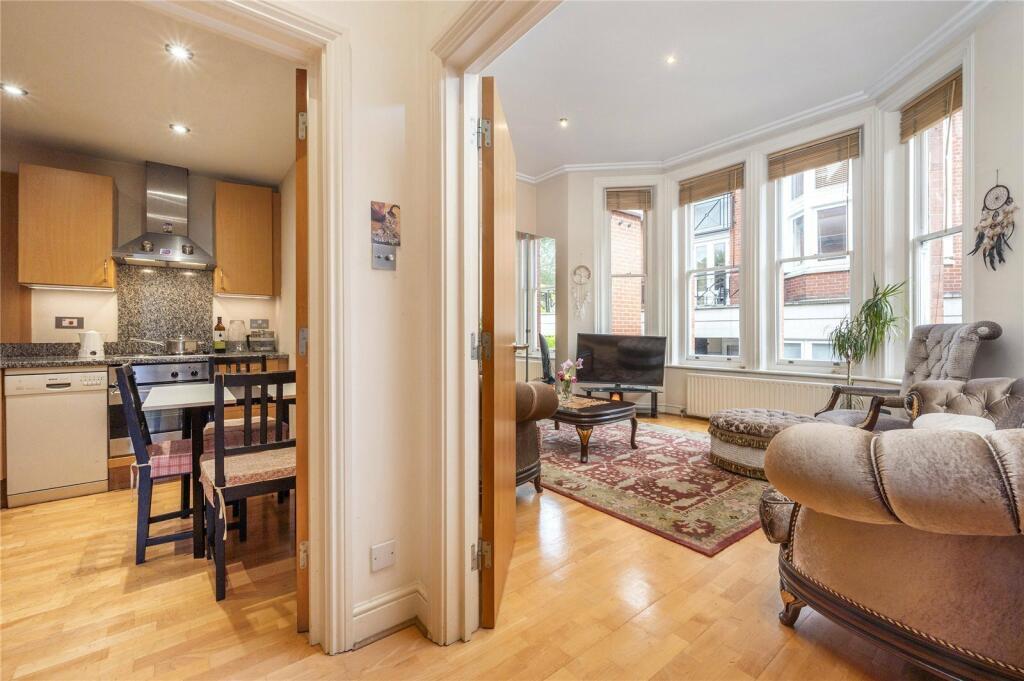 Hallway kitchn lounge.jpeg