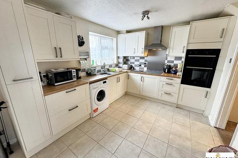 3 bedroom end of terrace house for sale, Cameron Close, Tiverton, Devon