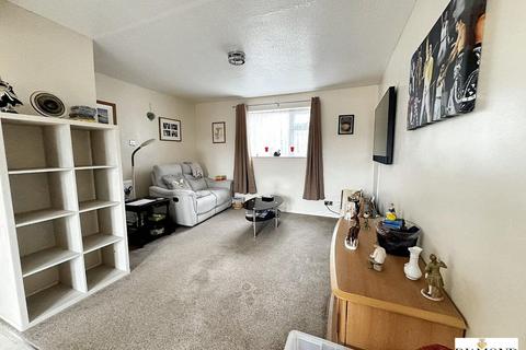 15 Cameron Close, Tiverton, EX16 5DB