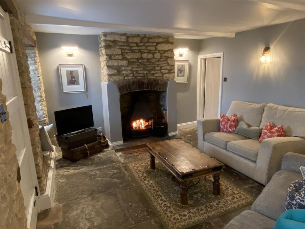 Sitting Room.JPG