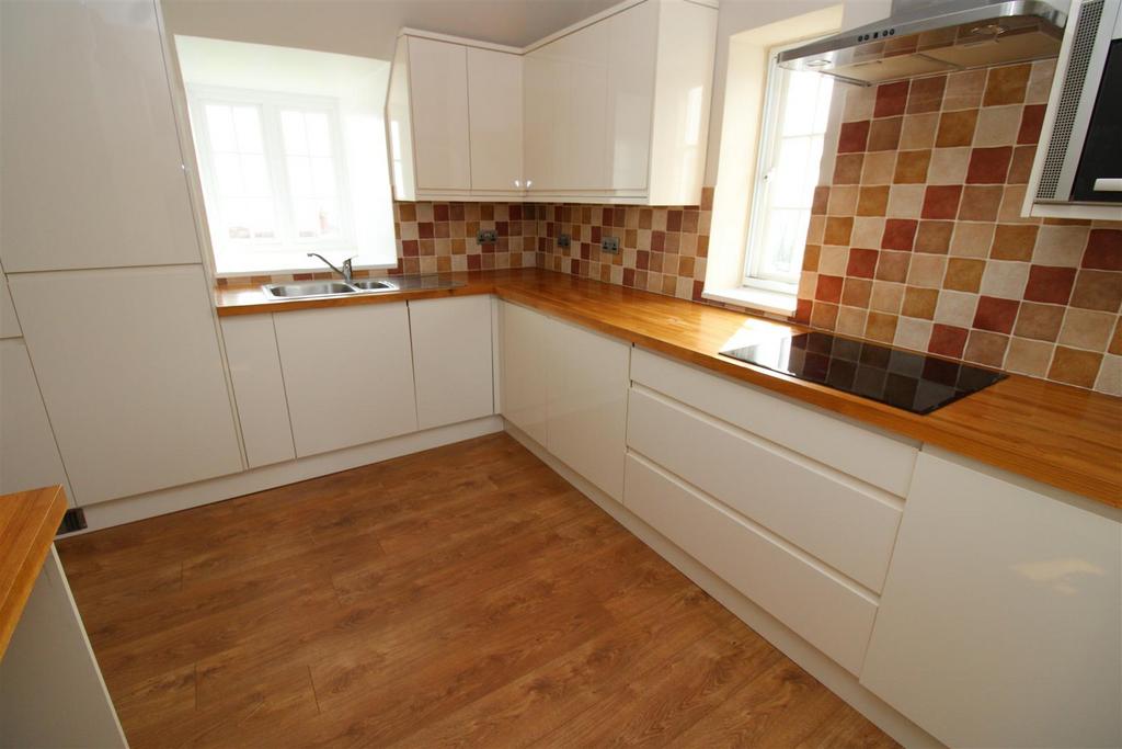 Kitchen 2.JPG