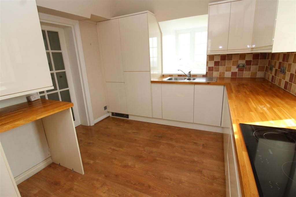 Kitchen 3.JPG